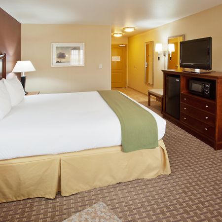 Holiday Inn Express Hotel & Suites Willows By Ihg Oda fotoğraf